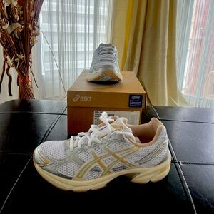 NEW ASICS GEL-1130 Dune Cream White - Women/s Size 6 - Trending Sneakers Shoes